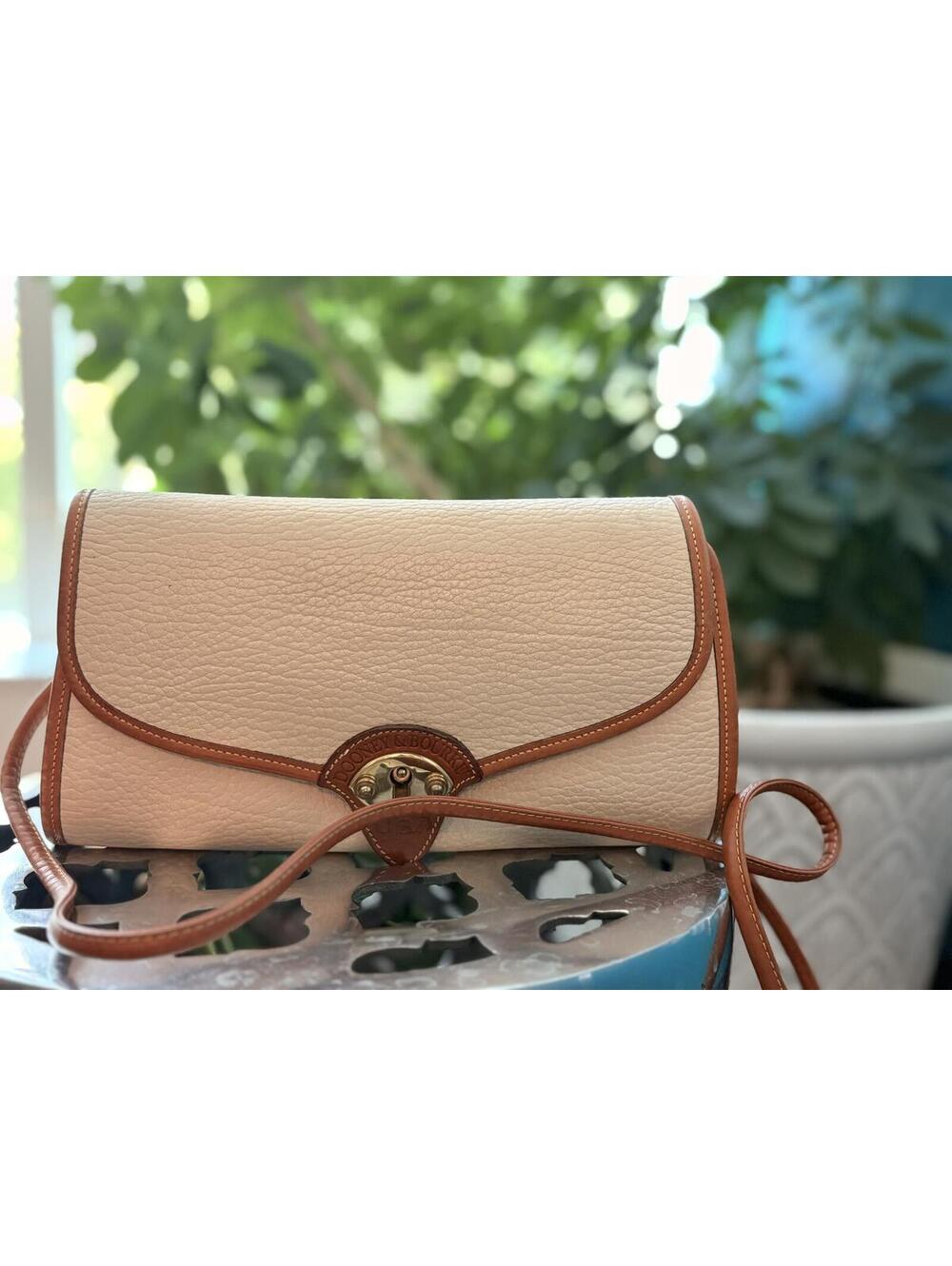 Vintage Dooney & Bourke Cavalry Trooper Bone British Tan AWL Crossbody Bag USA
